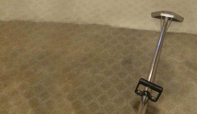 dirty carpet cleaning by carpet vacuum cleaner machine