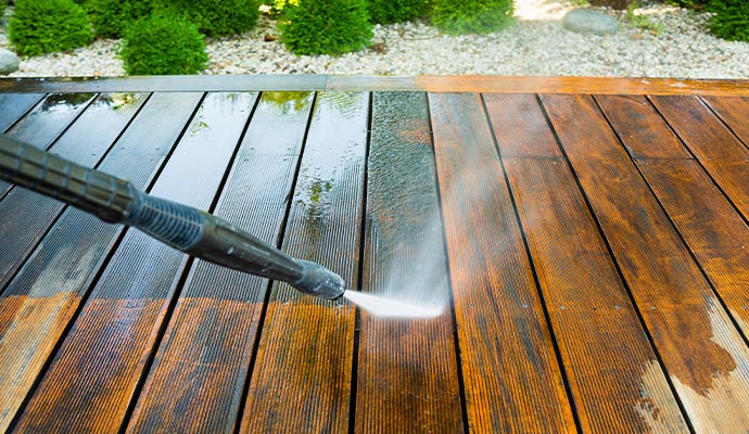 Deck cleaning service