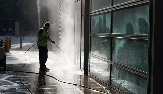 Pressure washing service for retail space